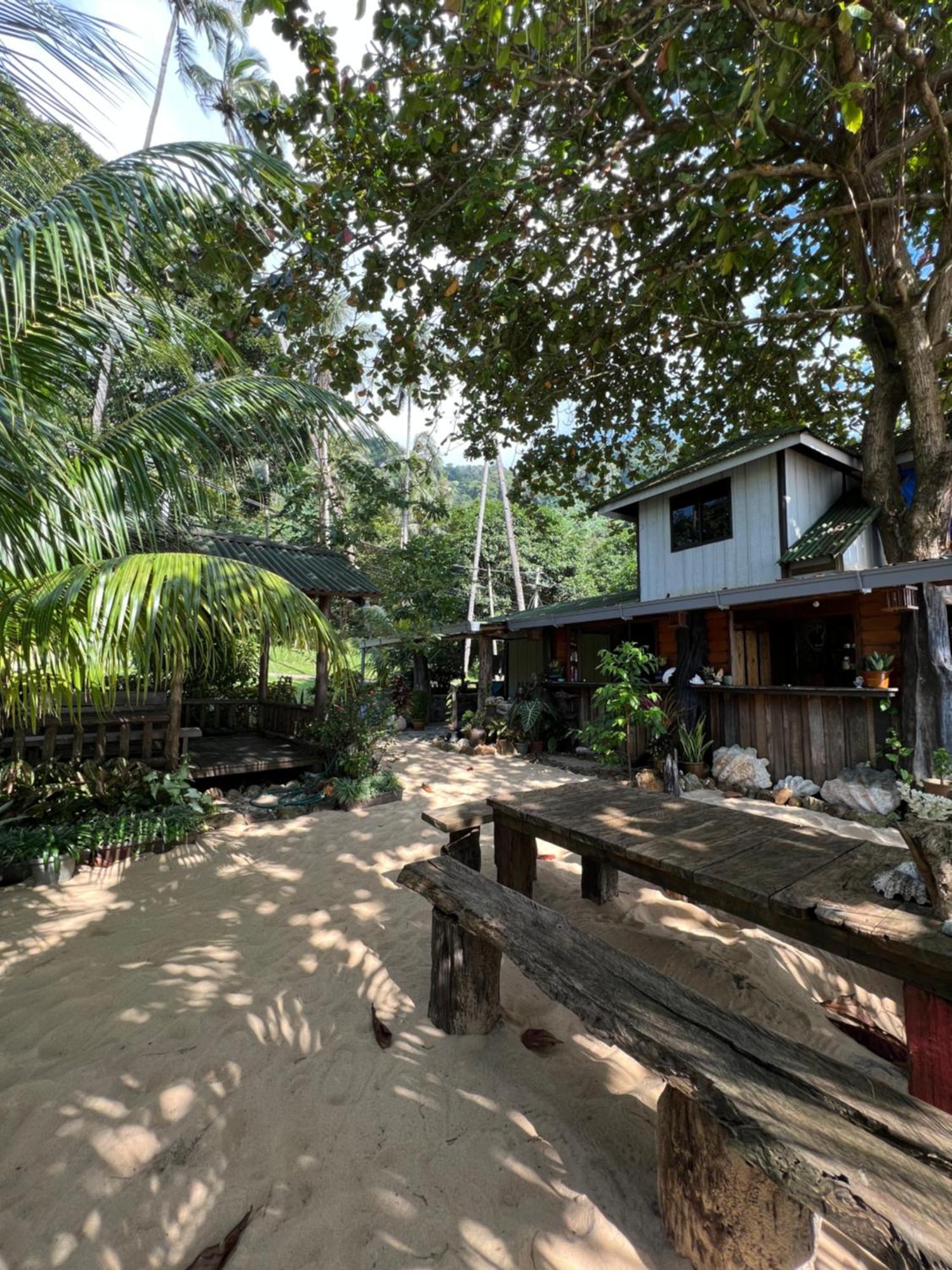 Beach House Kampung Genting Экстерьер фото