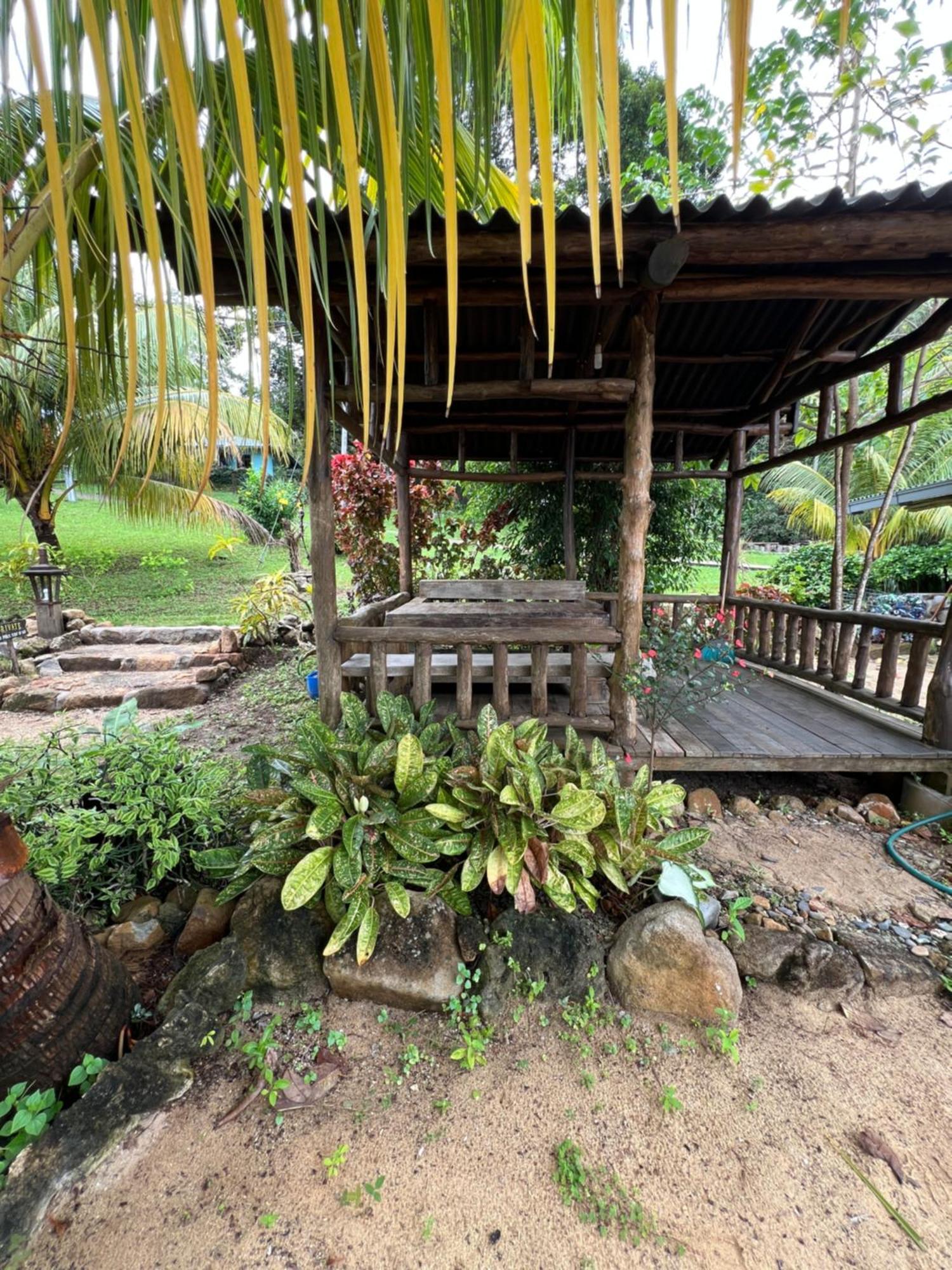 Beach House Kampung Genting Экстерьер фото