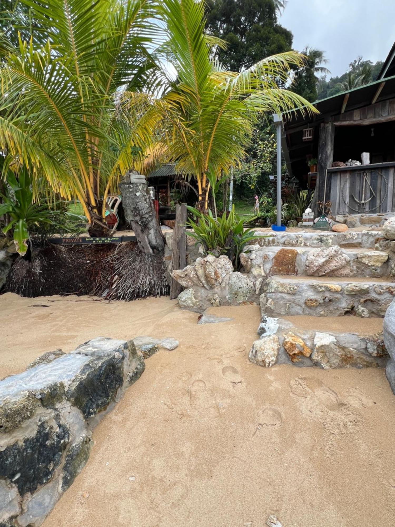 Beach House Kampung Genting Экстерьер фото
